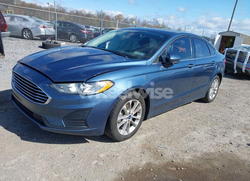 Photo 2 of 2019 Ford Fusion SE (VIN 3FA6P0HD3KR230962)
