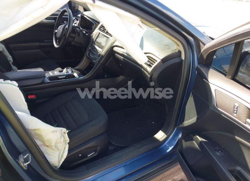 Photo 5 of 2019 Ford Fusion SE (VIN 3FA6P0HD3KR230962)