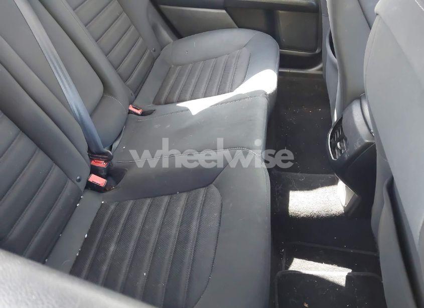 Photo 8 of 2019 Ford Fusion SE (VIN 3FA6P0HD3KR230962)