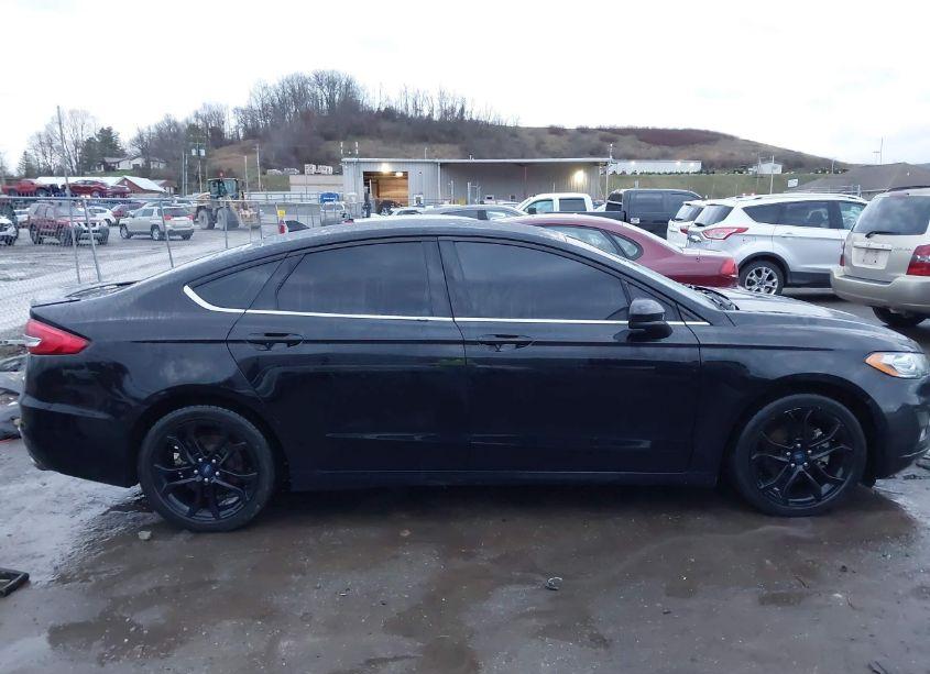 Photo 14 of 2019 Ford Fusion SE (VIN 3FA6P0HD3KR247521)