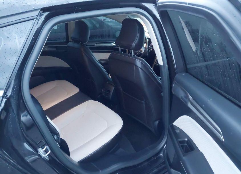 Photo 8 of 2019 Ford Fusion SE (VIN 3FA6P0HD3KR247521)