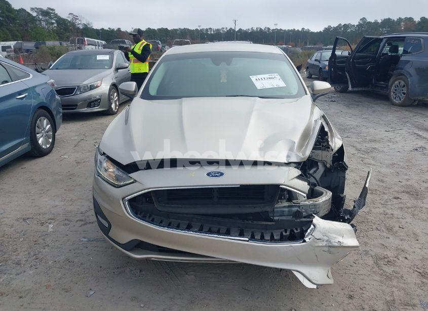 Photo 12 of 2019 Ford Fusion SE (VIN 3FA6P0HD3KR249415)
