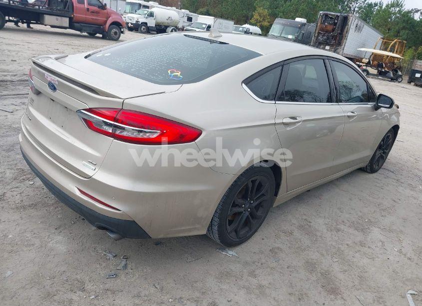 Photo 4 of 2019 Ford Fusion SE (VIN 3FA6P0HD3KR249415)