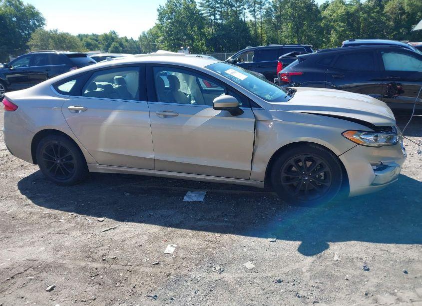 Photo 13 of 2019 Ford Fusion SE (VIN 3FA6P0HD3KR279126)