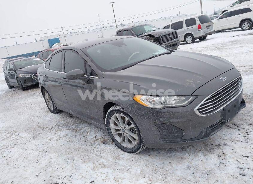 2020 Ford Fusion SE (VIN 3FA6P0HD3LR121581) main photo