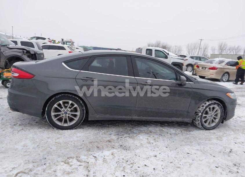 Photo 13 of 2020 Ford Fusion SE (VIN 3FA6P0HD3LR121581)
