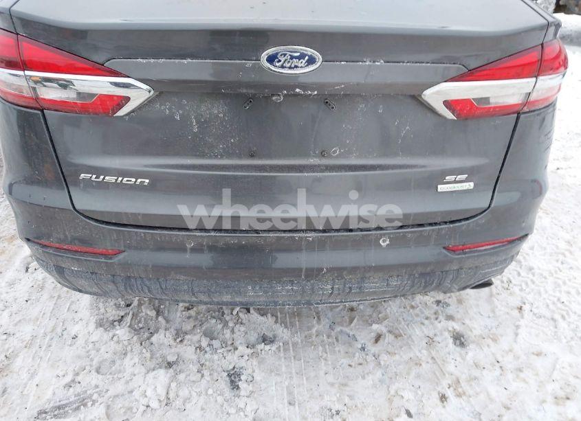 Photo 6 of 2020 Ford Fusion SE (VIN 3FA6P0HD3LR121581)