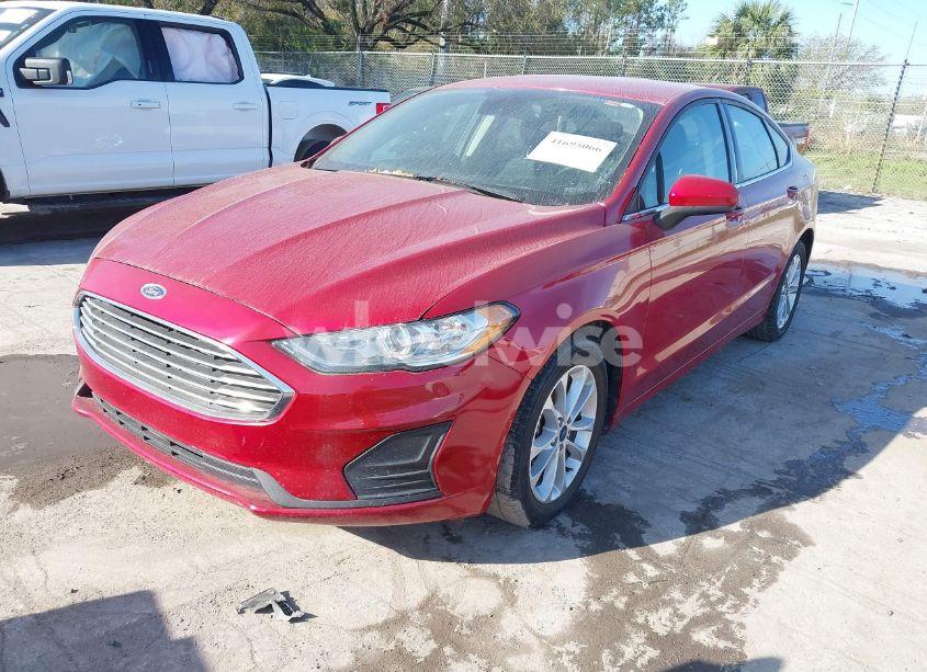 Photo 2 of 2020 Ford Fusion SE (VIN 3FA6P0HD3LR122326)