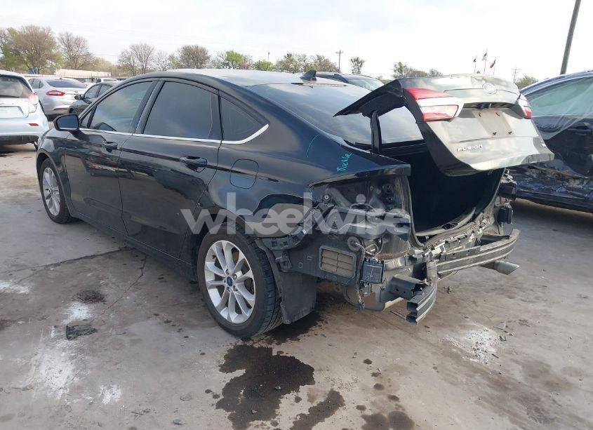 Photo 3 of 2020 Ford Fusion SE (VIN 3FA6P0HD3LR148053)