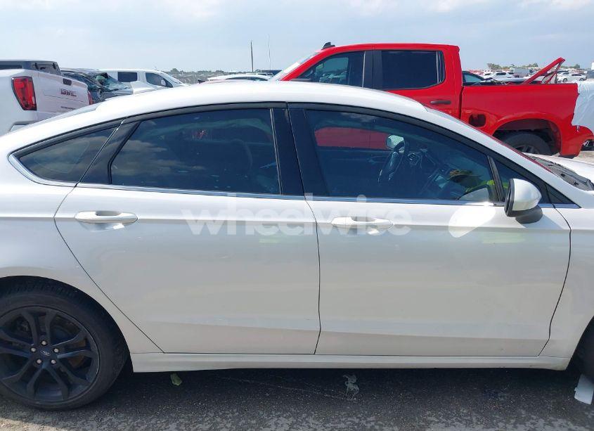 Photo 13 of 2020 Ford Fusion SE (VIN 3FA6P0HD3LR161093)