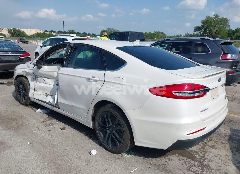 Photo 3 of 2020 Ford Fusion SE (VIN 3FA6P0HD3LR161093)