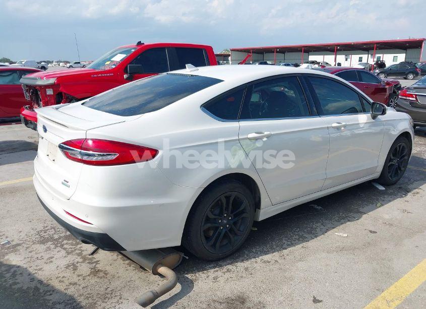 Photo 4 of 2020 Ford Fusion SE (VIN 3FA6P0HD3LR161093)