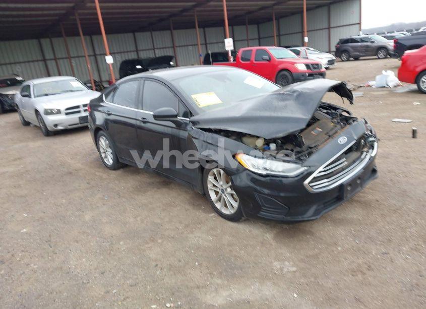 2020 Ford Fusion SE (VIN 3FA6P0HD3LR188567) main photo