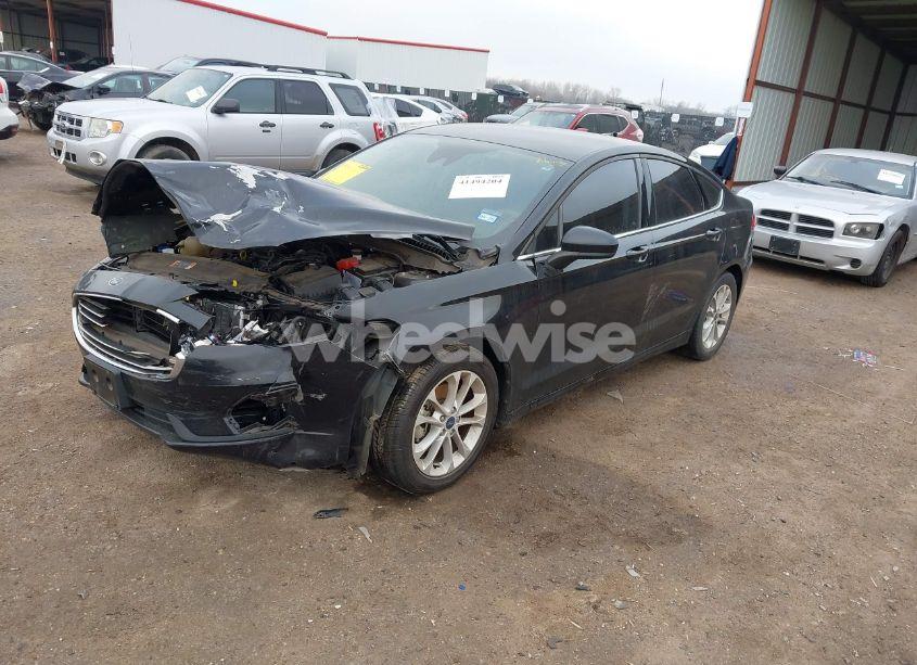 Photo 2 of 2020 Ford Fusion SE (VIN 3FA6P0HD3LR188567)