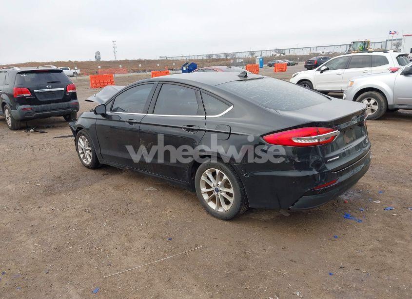 Photo 3 of 2020 Ford Fusion SE (VIN 3FA6P0HD3LR188567)
