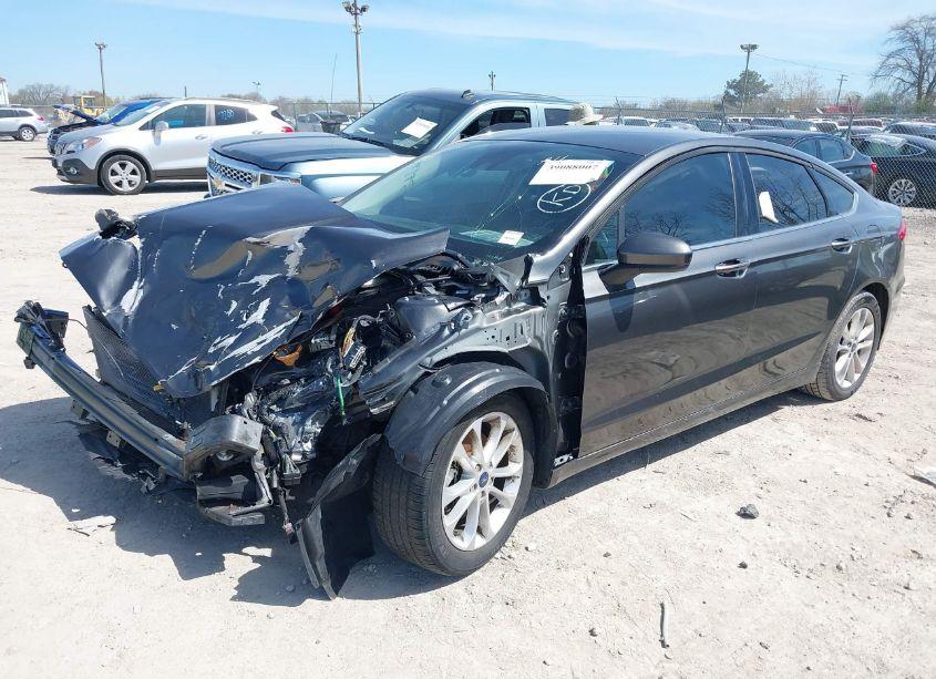 Photo 2 of 2020 Ford Fusion SE (VIN 3FA6P0HD3LR235967)