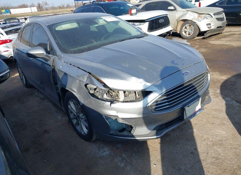 2020 Ford Fusion SE (VIN 3FA6P0HD3LR249285) main photo