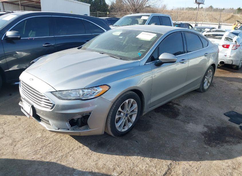 Photo 2 of 2020 Ford Fusion SE (VIN 3FA6P0HD3LR249285)