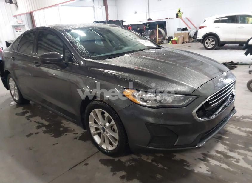2020 Ford Fusion SE (VIN 3FA6P0HD3LR251439) main photo