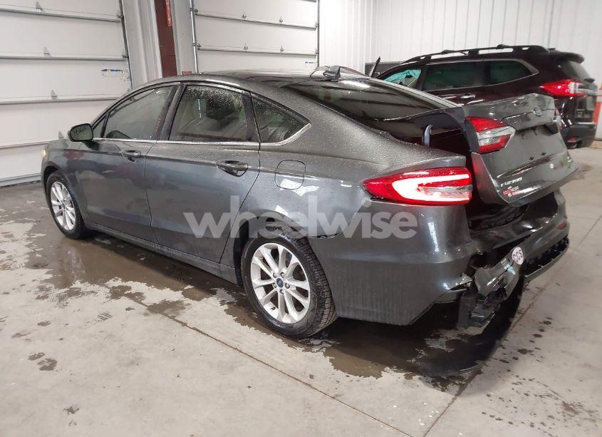 Photo 3 of 2020 Ford Fusion SE (VIN 3FA6P0HD3LR251439)