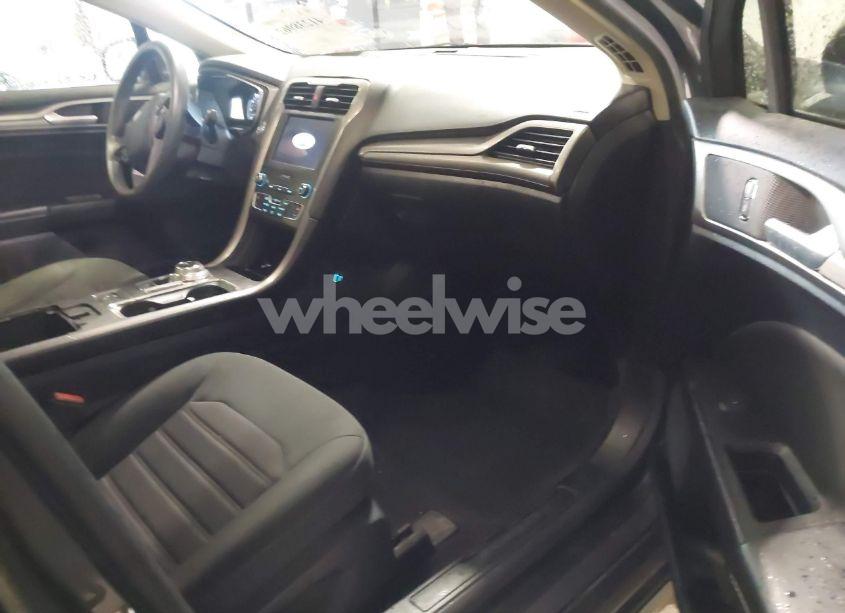 Photo 5 of 2020 Ford Fusion SE (VIN 3FA6P0HD3LR251439)