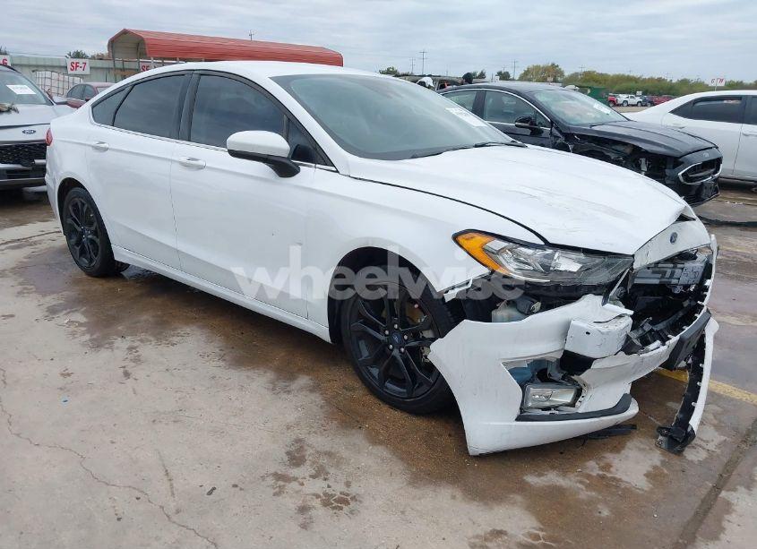 2020 Ford Fusion SE (VIN 3FA6P0HD3LR257239) main photo
