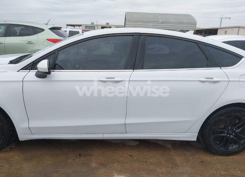 Photo 14 of 2020 Ford Fusion SE (VIN 3FA6P0HD3LR257239)