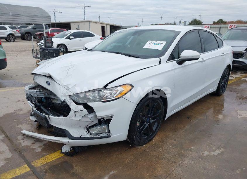 Photo 2 of 2020 Ford Fusion SE (VIN 3FA6P0HD3LR257239)