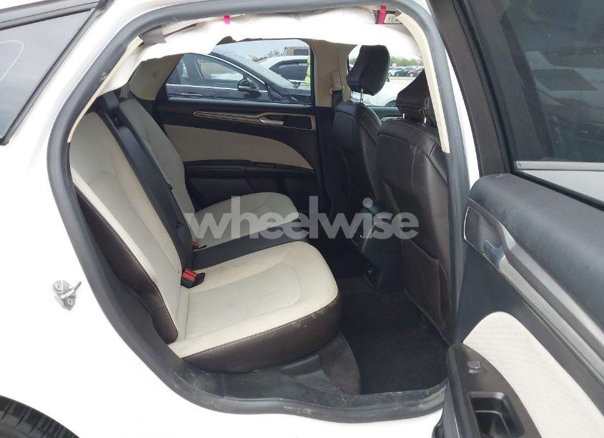 Photo 8 of 2020 Ford Fusion SE (VIN 3FA6P0HD3LR257239)