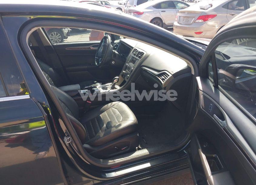 Photo 5 of 2014 Ford Fusion SE (VIN 3FA6P0HD4ER221997)