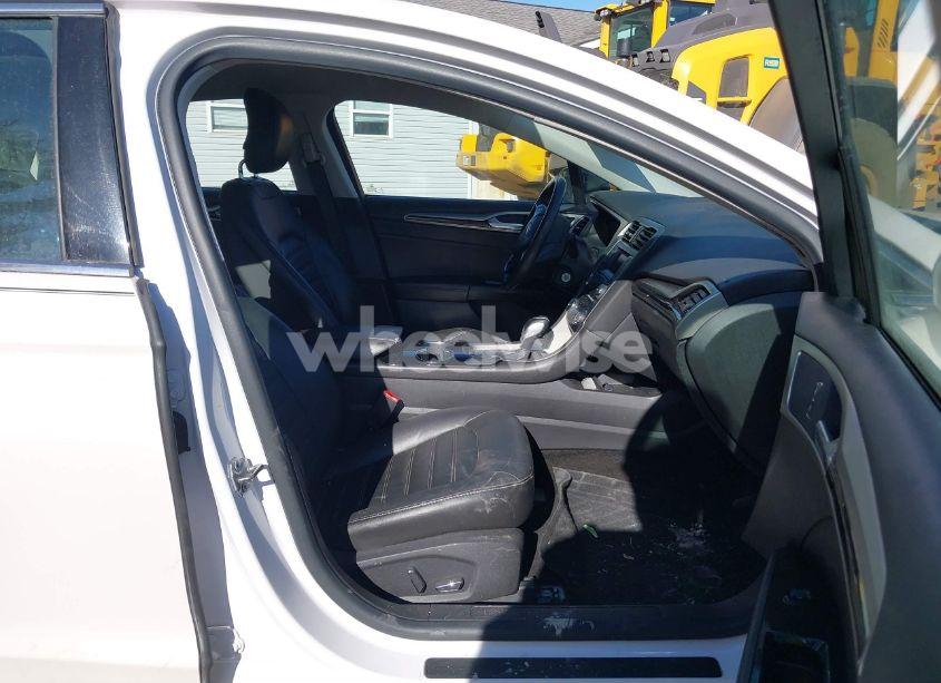 Photo 5 of 2014 Ford Fusion SE (VIN 3FA6P0HD4ER332386)