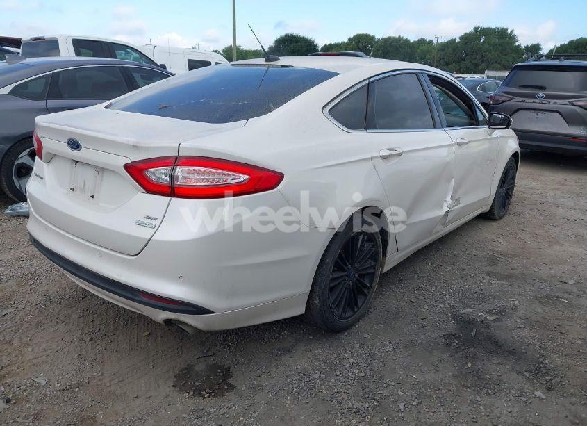 Photo 4 of 2014 Ford Fusion SE (VIN 3FA6P0HD4ER376906)