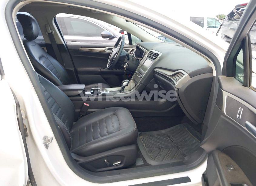 Photo 5 of 2014 Ford Fusion SE (VIN 3FA6P0HD4ER376906)