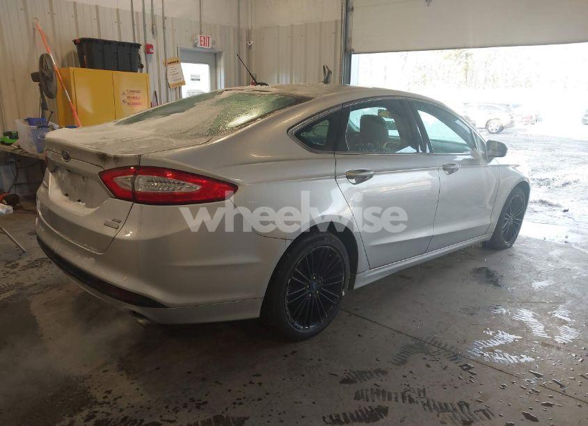 Photo 4 of 2014 Ford Fusion SE (VIN 3FA6P0HD4ER385251)