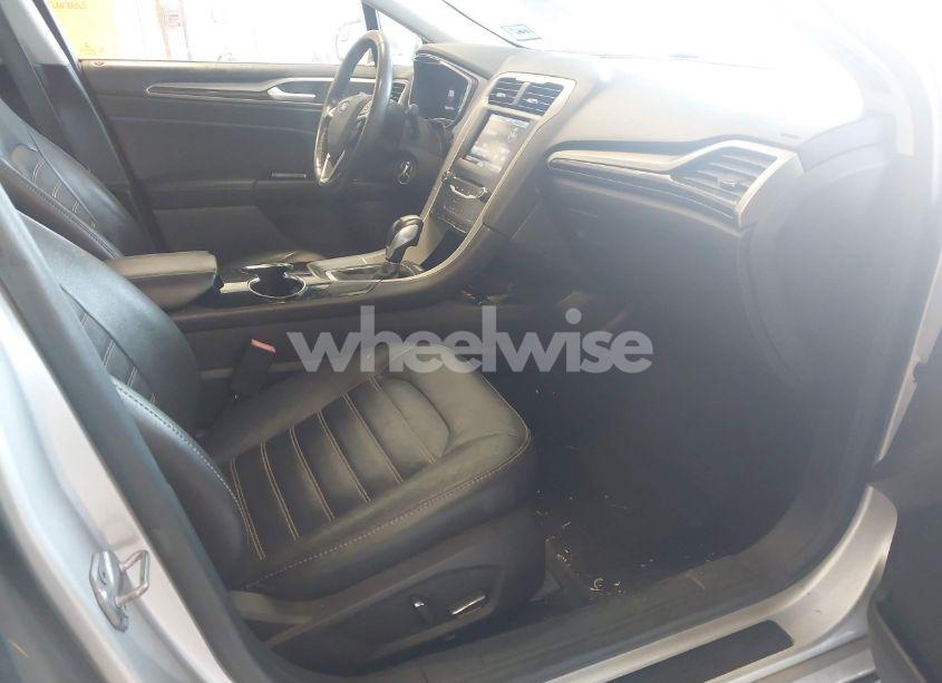 Photo 5 of 2014 Ford Fusion SE (VIN 3FA6P0HD4ER385251)