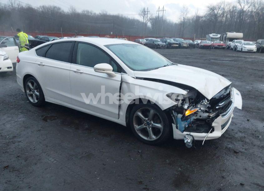 2015 Ford Fusion SE (VIN 3FA6P0HD4FR108195) main photo