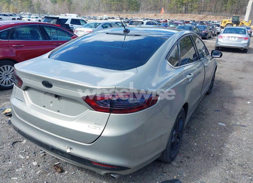 Photo 4 of 2015 Ford Fusion SE (VIN 3FA6P0HD4FR248943)