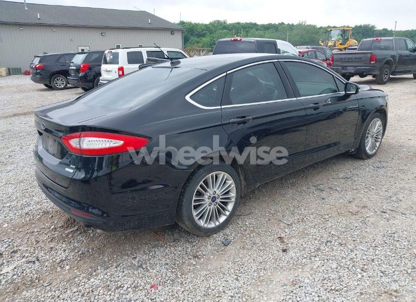 Photo 4 of 2016 Ford Fusion SE (VIN 3FA6P0HD4GR201784)