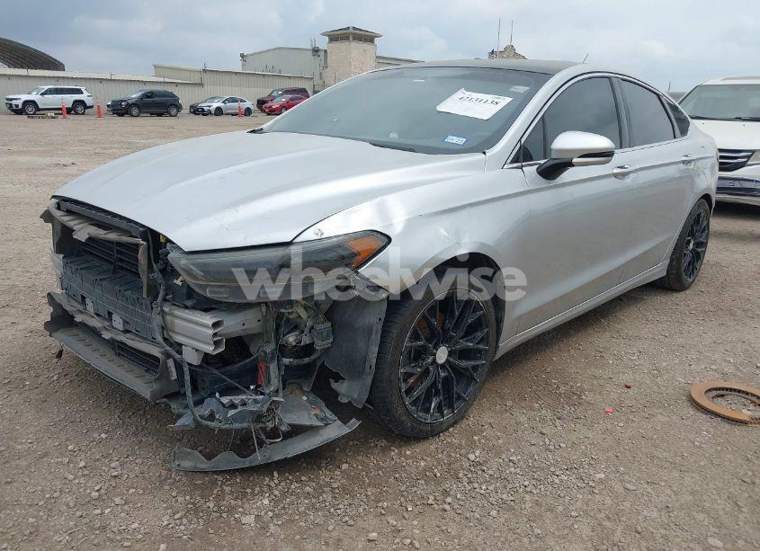 Photo 2 of 2016 Ford Fusion SE (VIN 3FA6P0HD4GR214129)