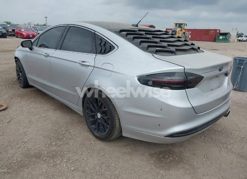 Photo 3 of 2016 Ford Fusion SE (VIN 3FA6P0HD4GR214129)