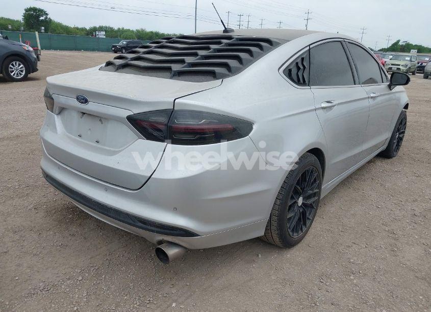 Photo 4 of 2016 Ford Fusion SE (VIN 3FA6P0HD4GR214129)