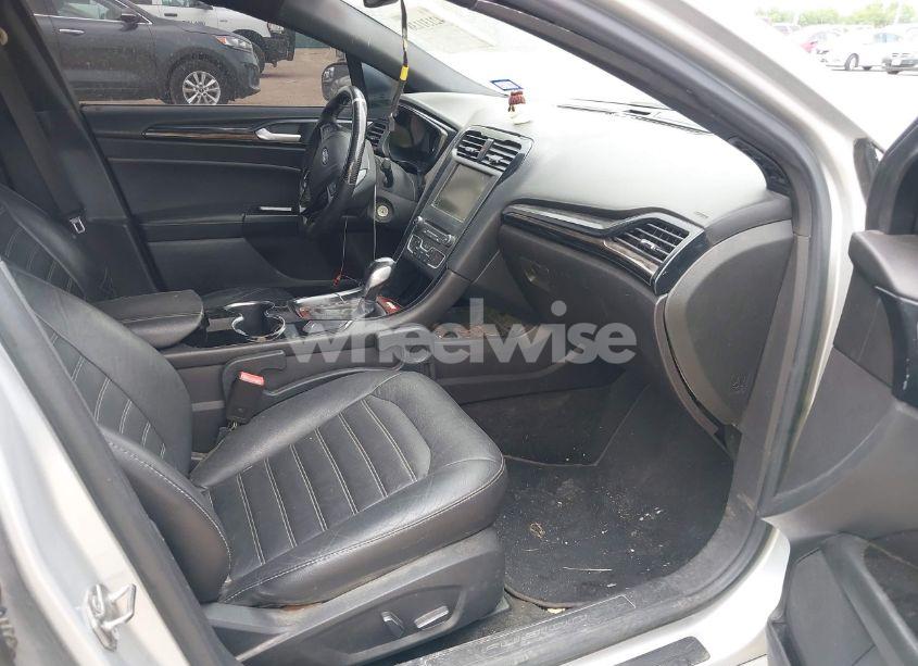 Photo 5 of 2016 Ford Fusion SE (VIN 3FA6P0HD4GR214129)