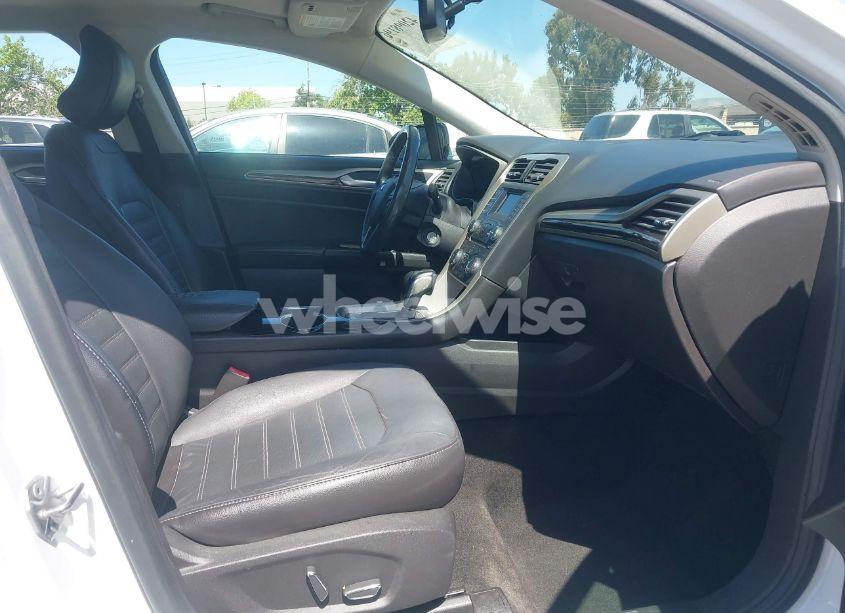 Photo 5 of 2016 Ford Fusion SE (VIN 3FA6P0HD4GR358862)