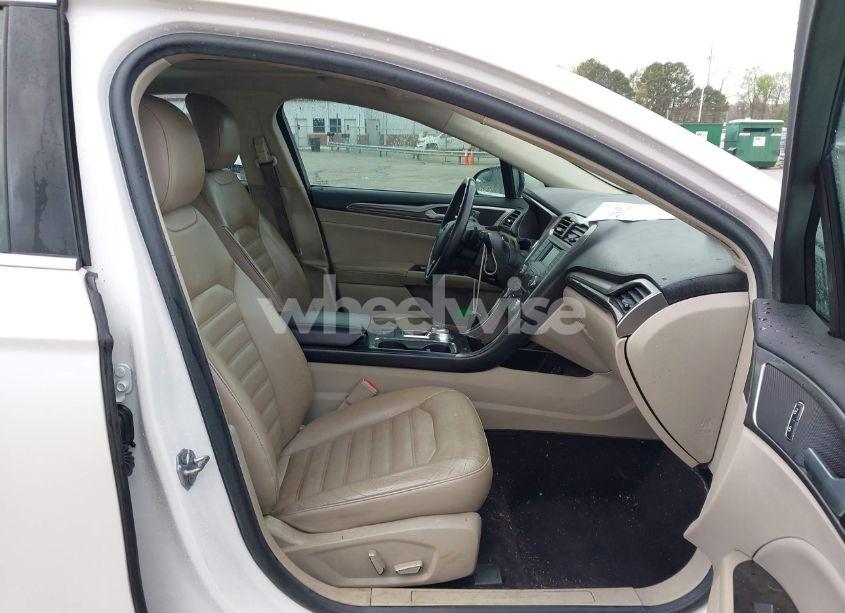 Photo 5 of 2017 Ford Fusion SE (VIN 3FA6P0HD4HR116316)