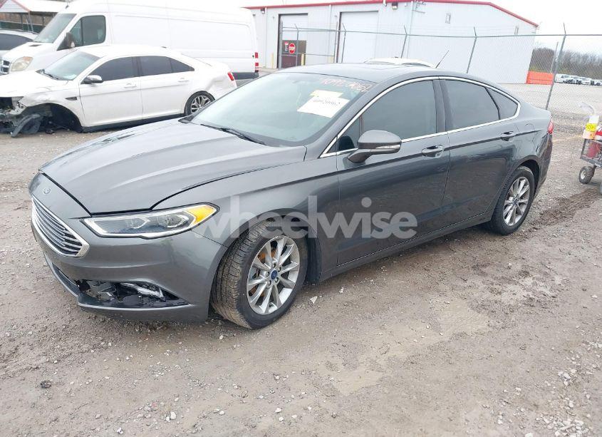Photo 2 of 2017 Ford Fusion SE (VIN 3FA6P0HD4HR124464)