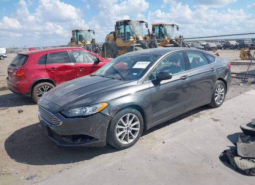 Photo 2 of 2017 Ford Fusion SE (VIN 3FA6P0HD4HR126697)