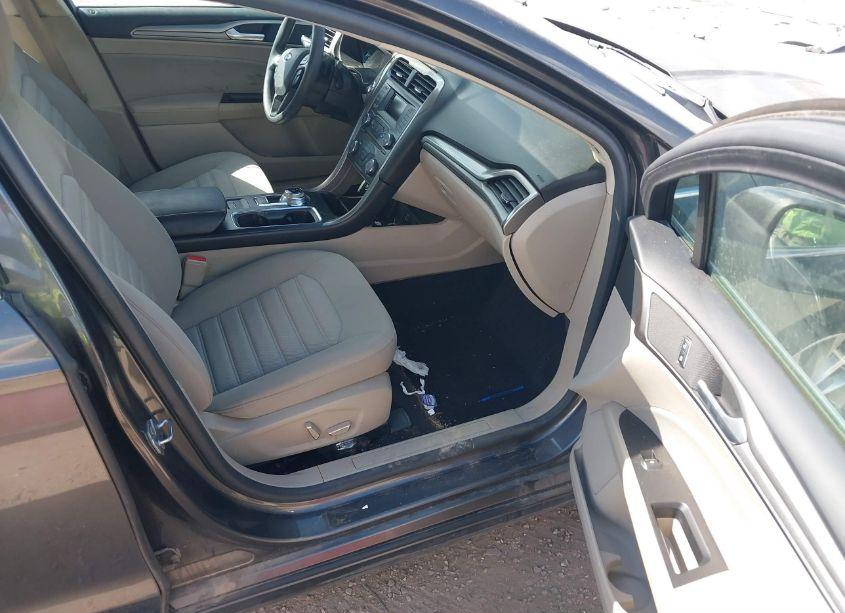 Photo 5 of 2017 Ford Fusion SE (VIN 3FA6P0HD4HR126697)