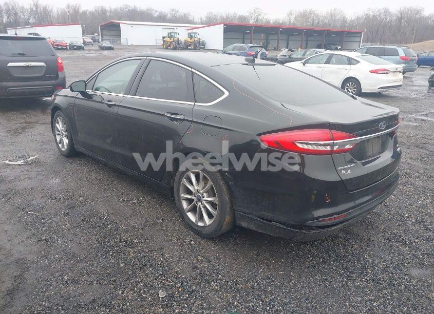 Photo 3 of 2017 Ford Fusion SE (VIN 3FA6P0HD4HR130541)