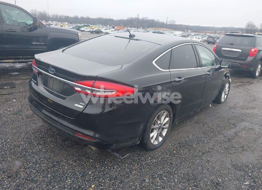 Photo 4 of 2017 Ford Fusion SE (VIN 3FA6P0HD4HR130541)