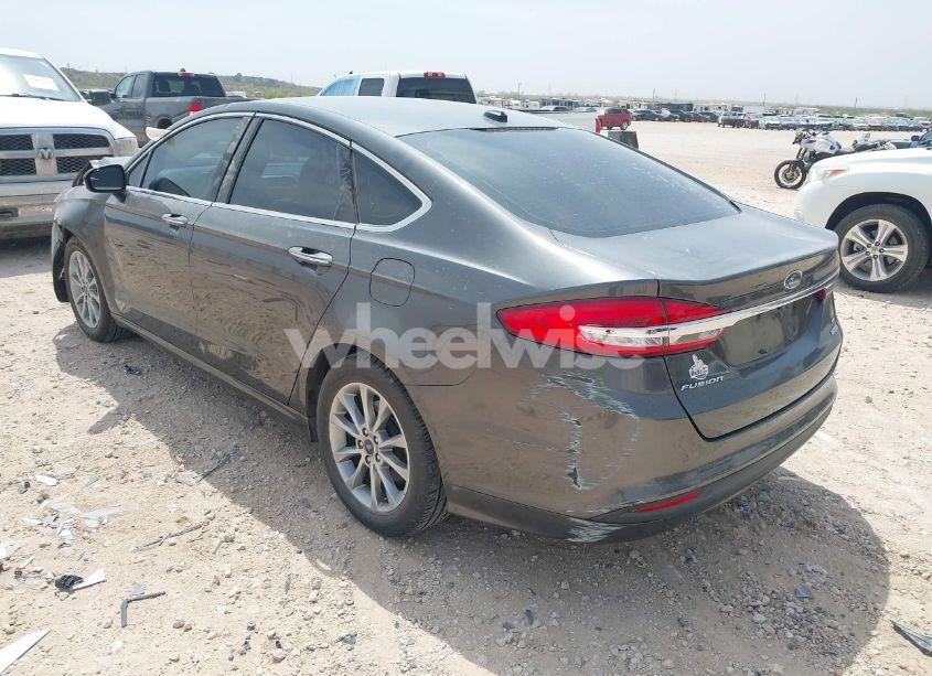 Photo 3 of 2017 Ford Fusion SE (VIN 3FA6P0HD4HR159859)